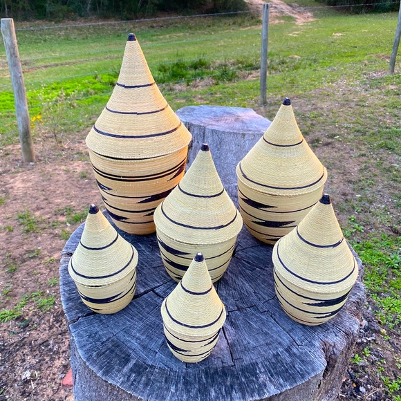 Rwandan Nesting Peace Baskets - Set of 6 - Picture 2 of 9